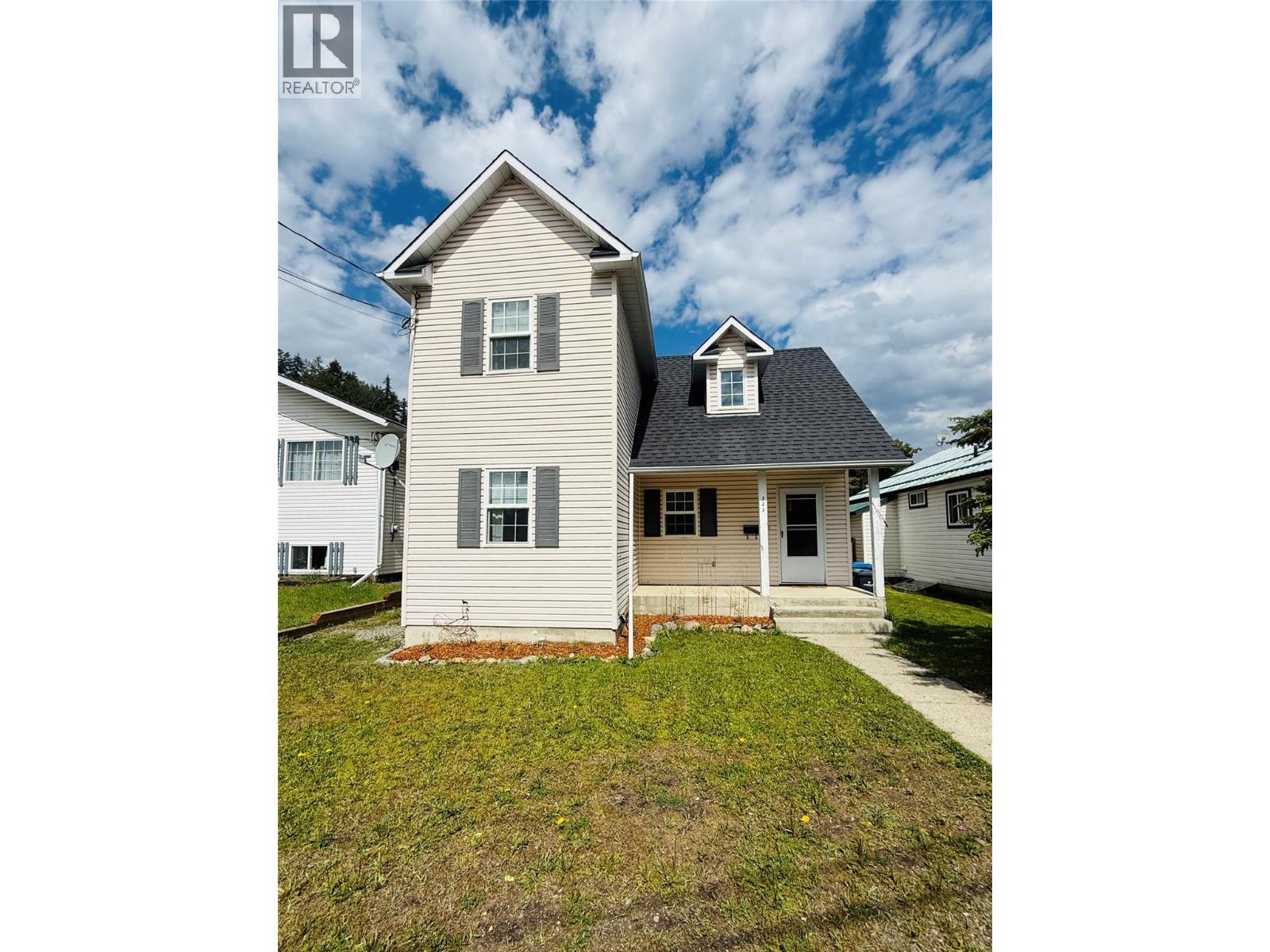 323 Green Street