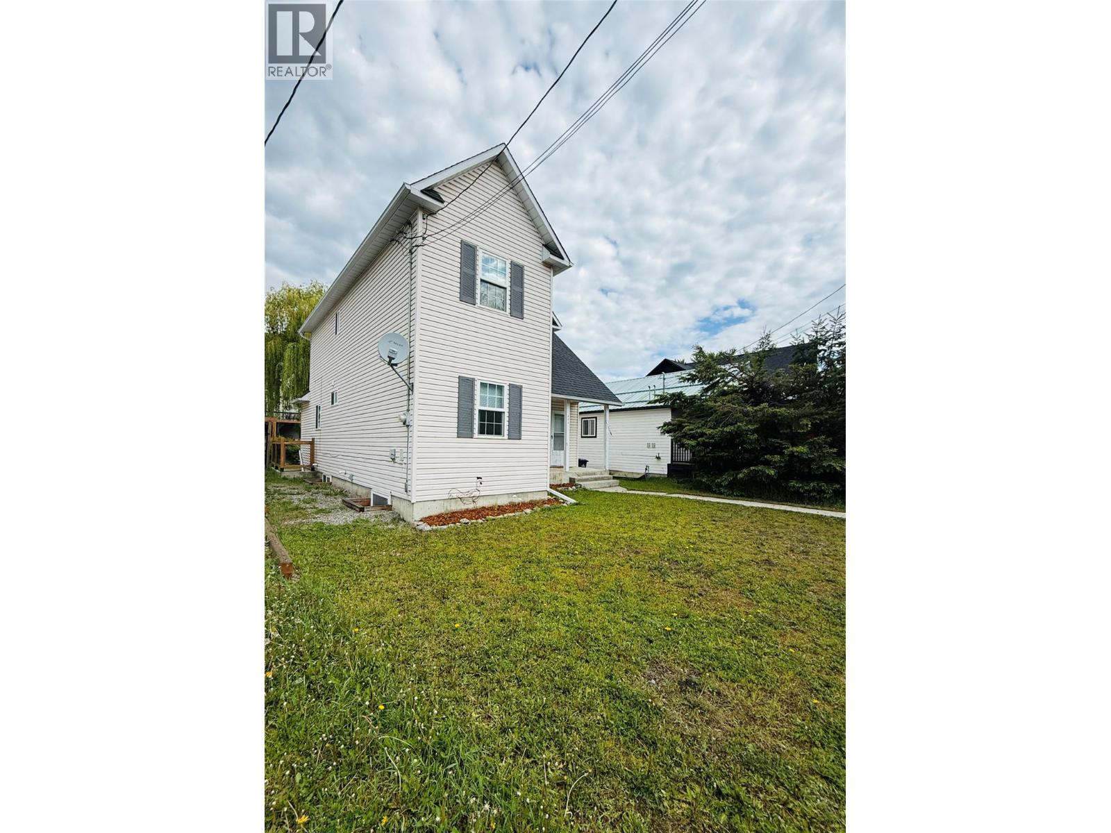 323 Green Street