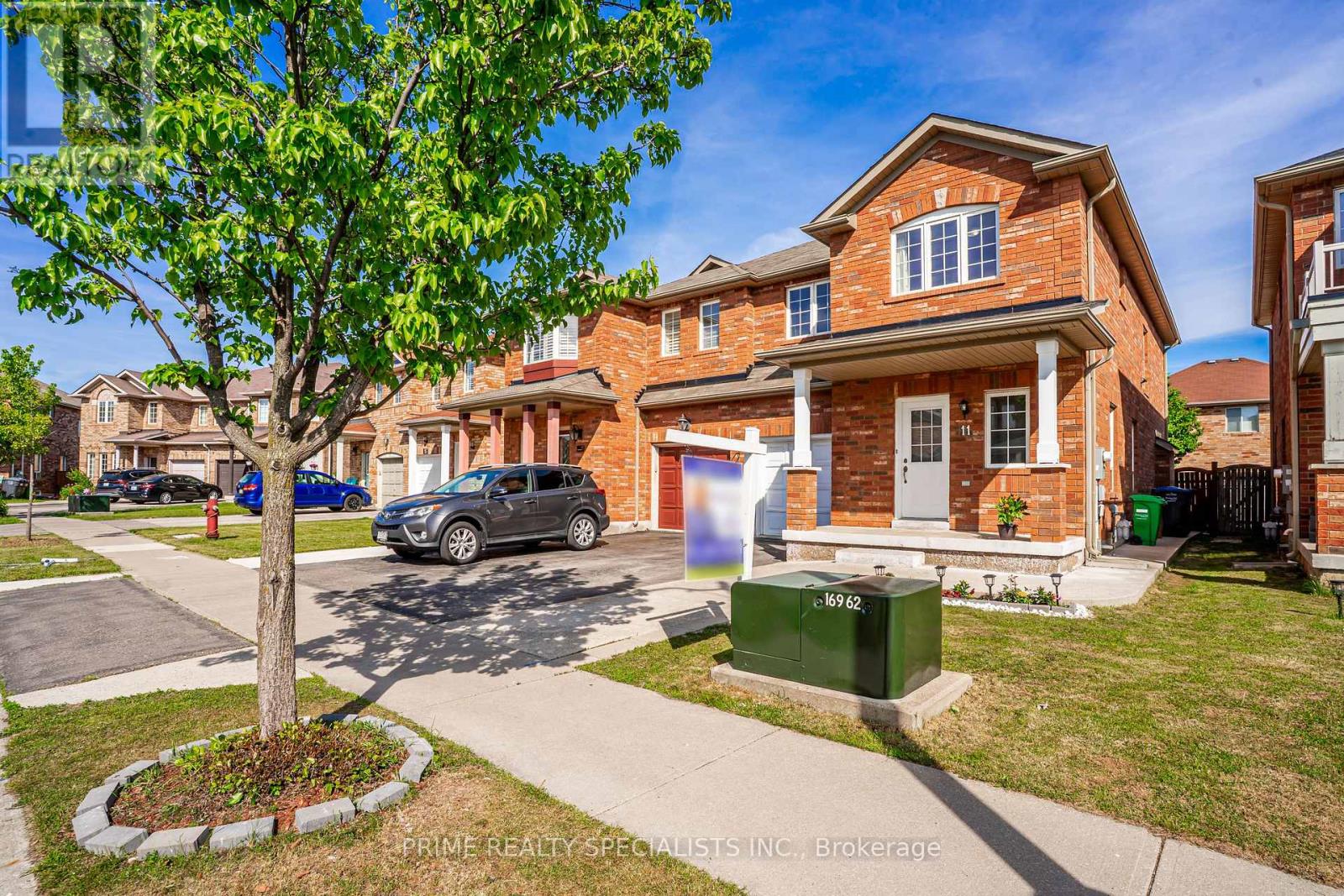 11 COMMODORE DRIVE