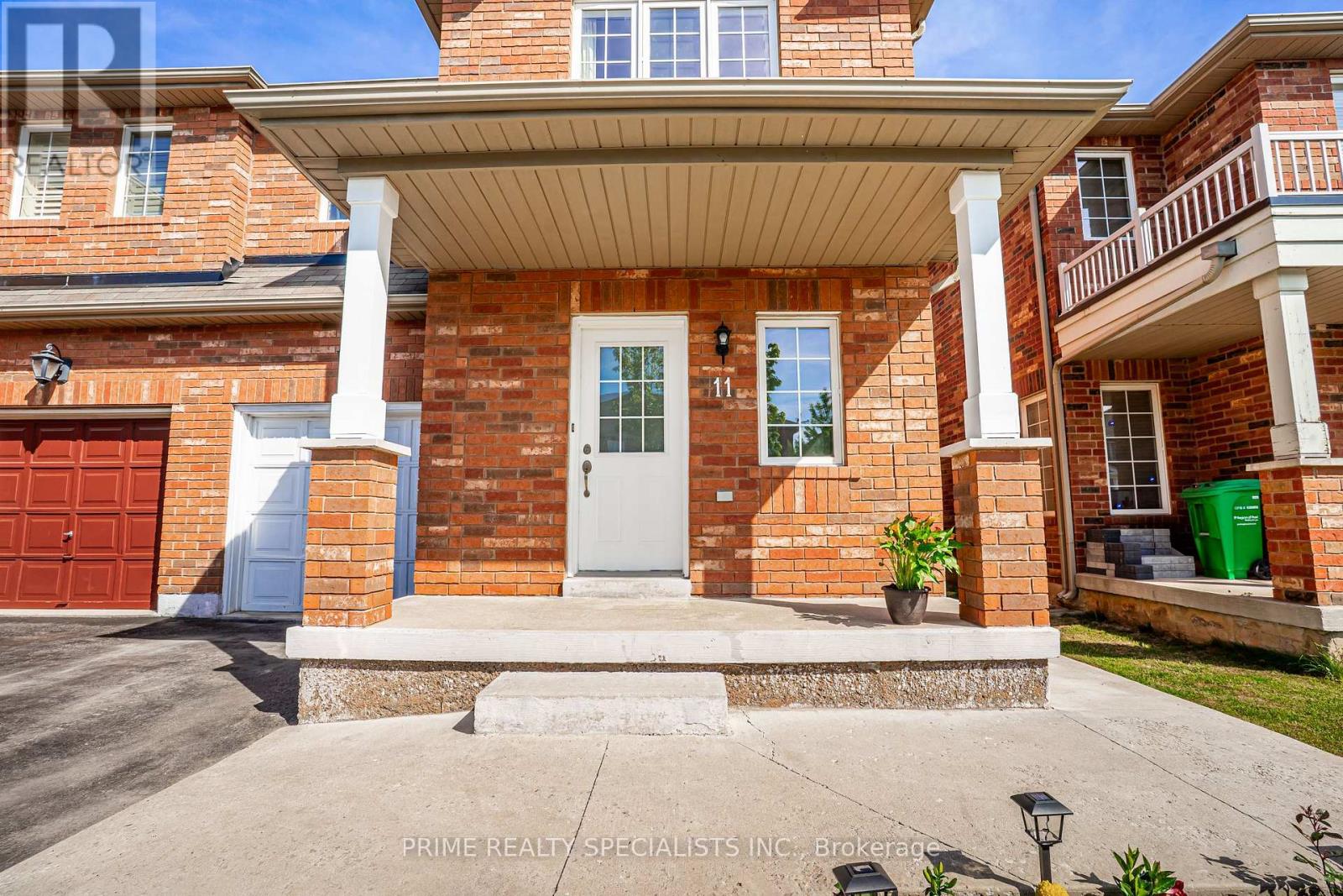 11 COMMODORE DRIVE