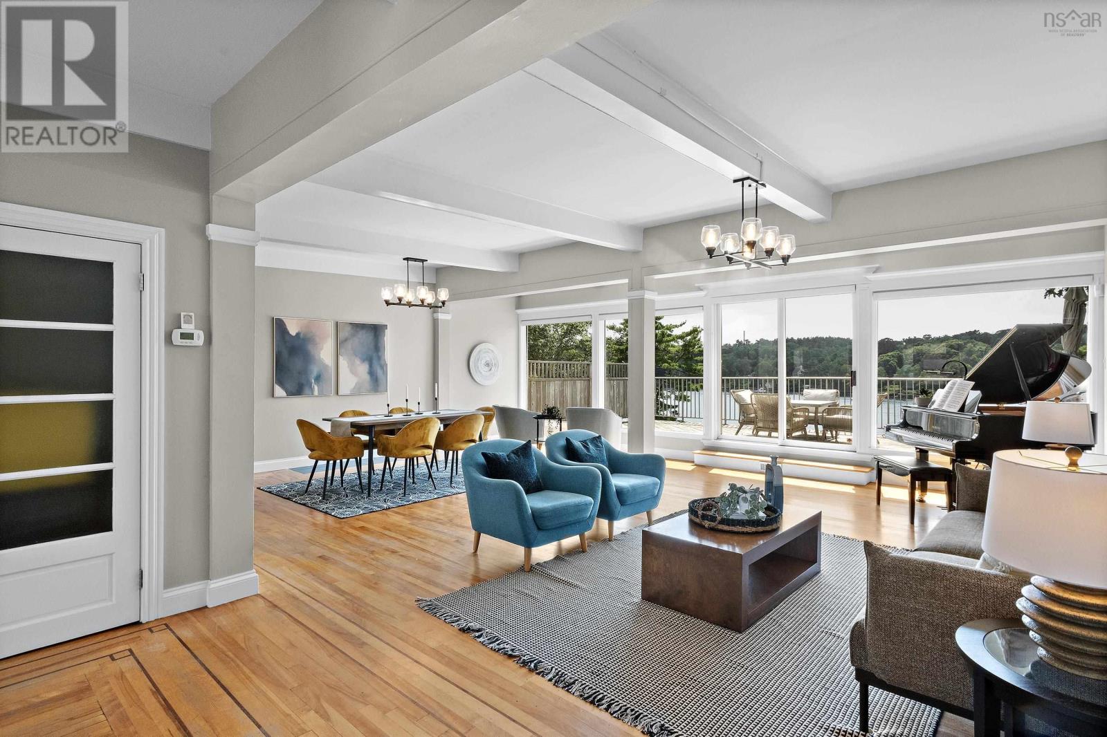 1084 Ridgewood Drive
