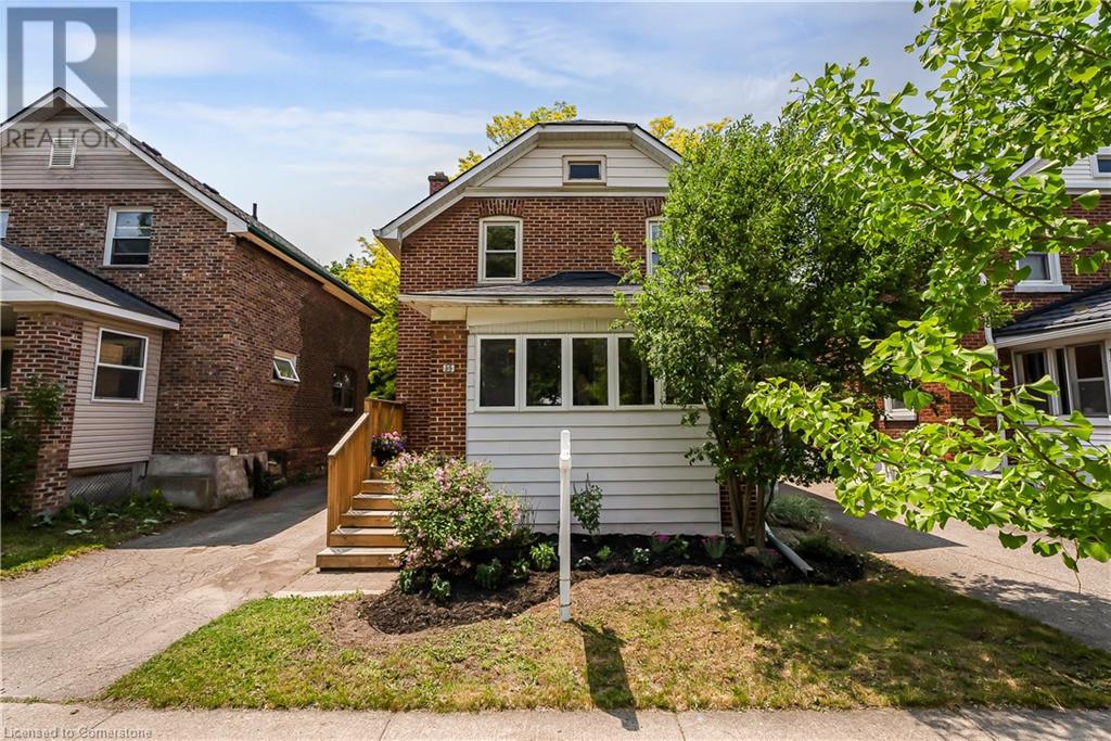 35 MOORE Avenue N