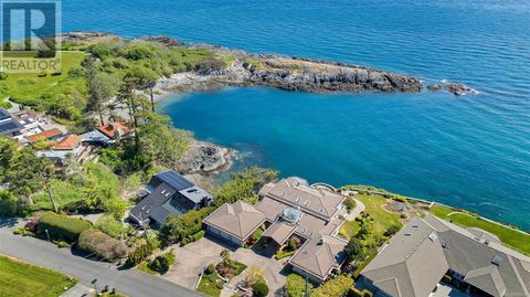4461 Shore Way Saanich BC V8N3V1
