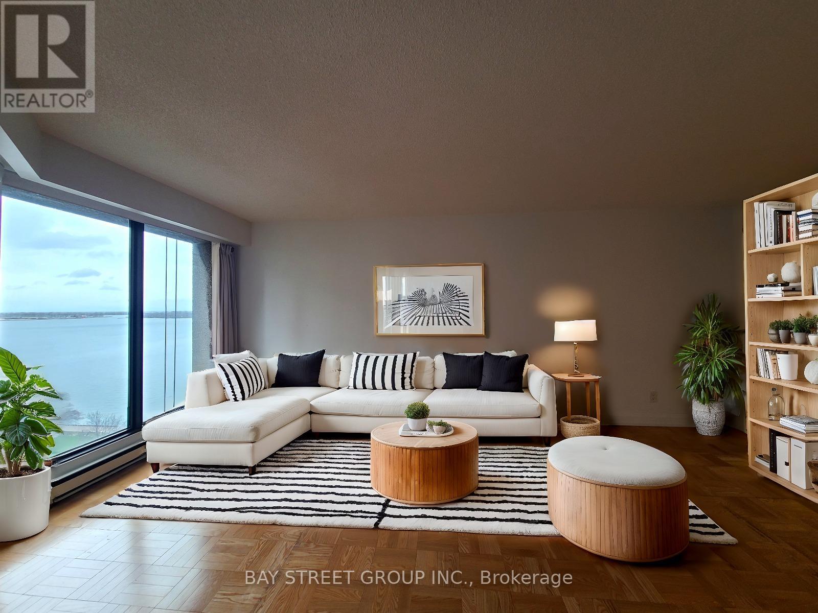 1305 - 65 HARBOUR SQUARE