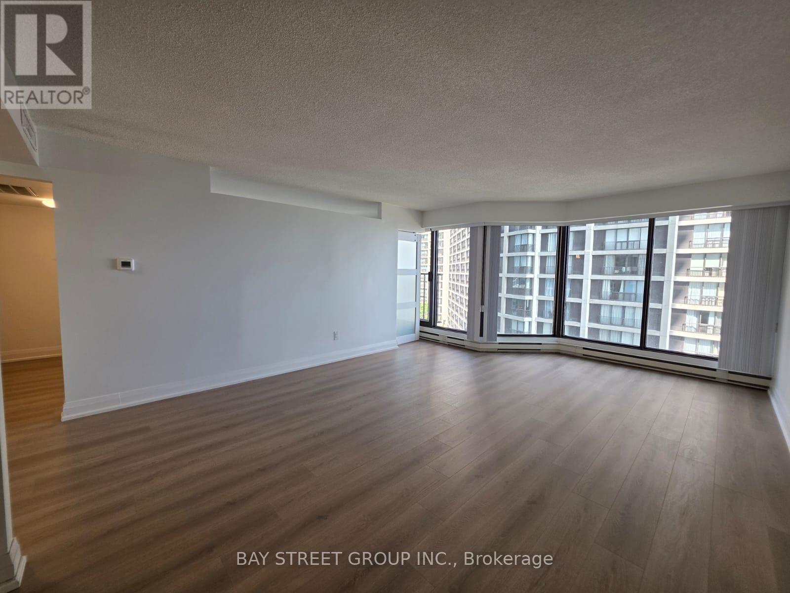 1305 - 65 HARBOUR SQUARE