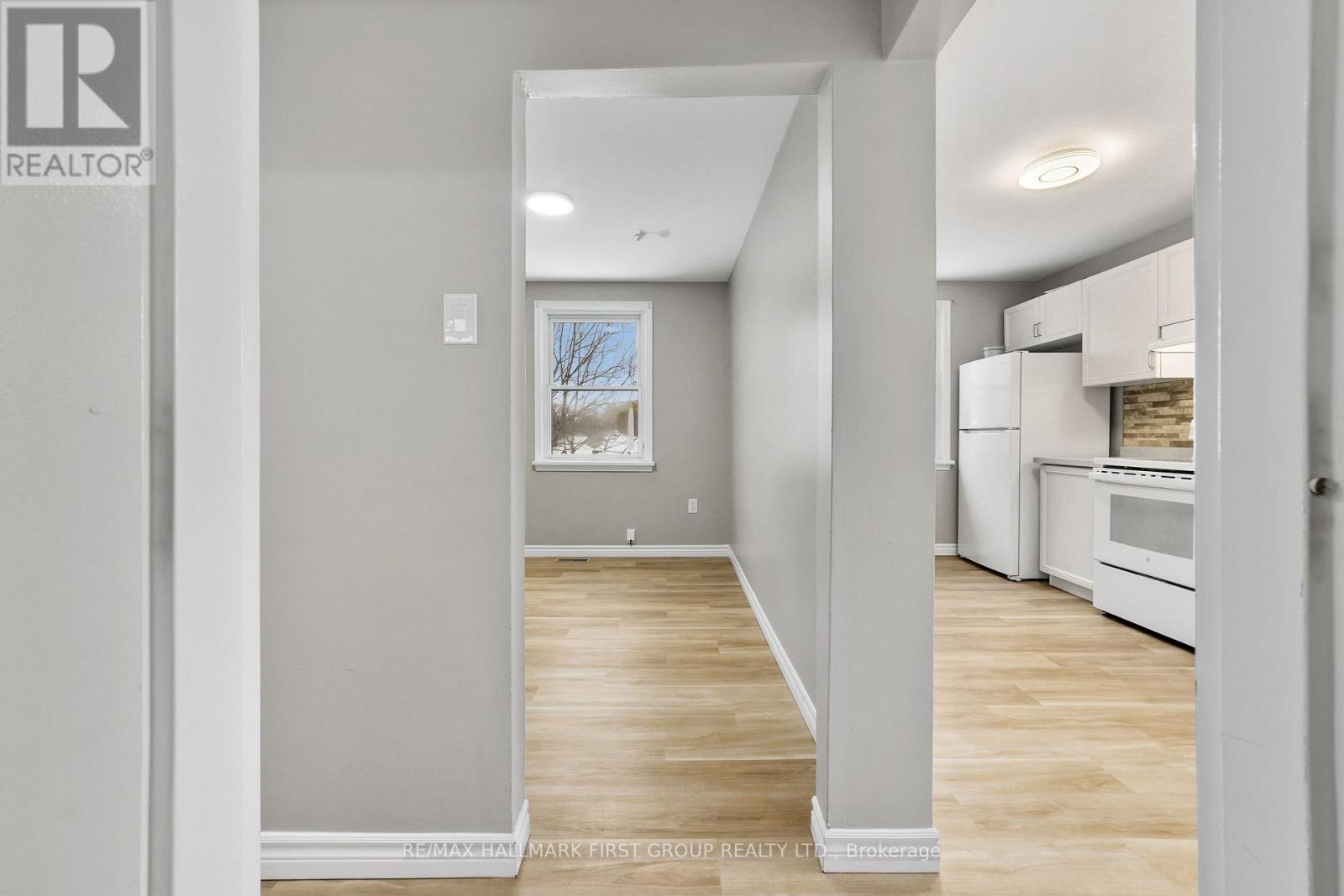 UPPER - 176 SYDENHAM STREET