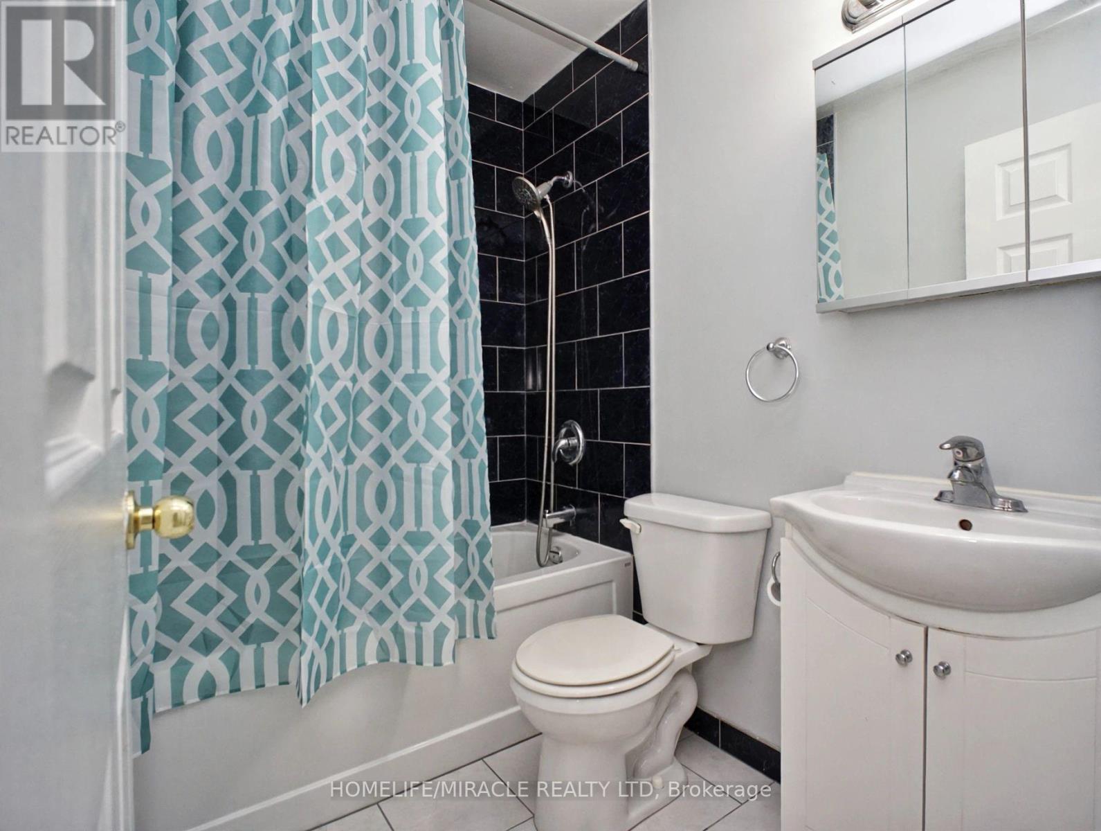 14 - 119 CEDAR STREET S