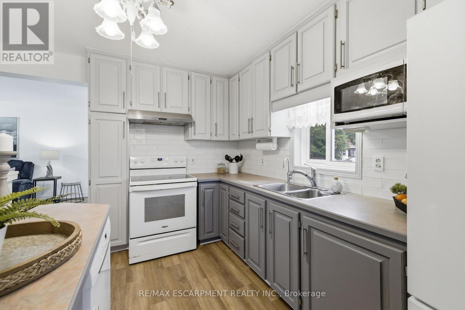 138 GLENHOLME AVENUE