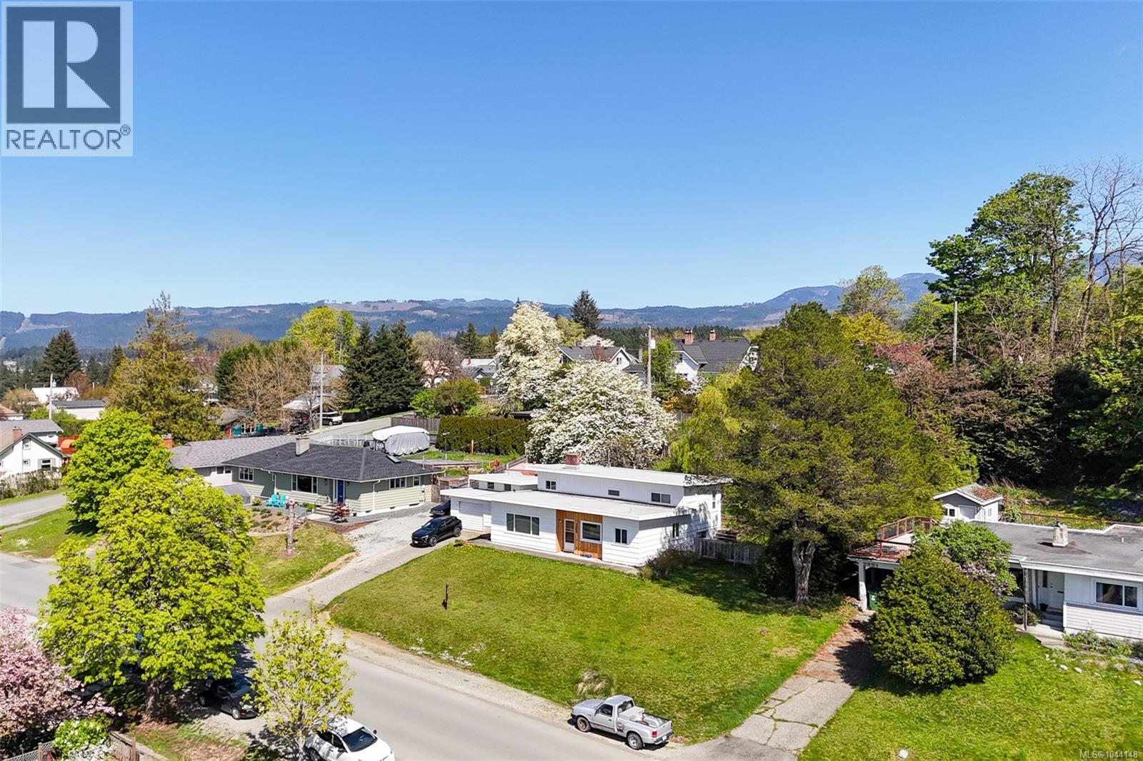 2955 6th Ave