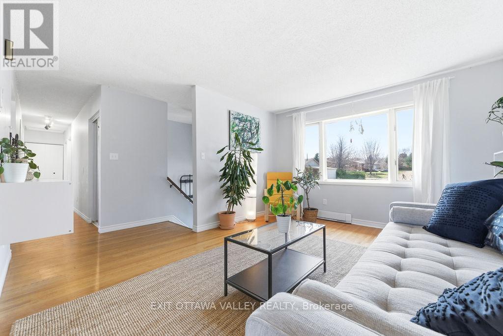 587 ALFRED STREET E - Photo 4