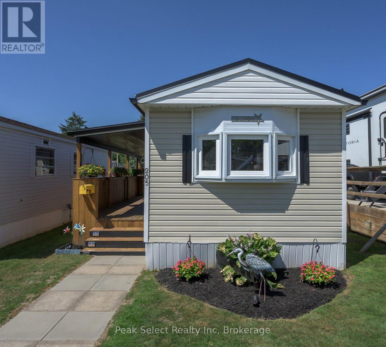 205 - 198 SPRINGBANK DRIVE