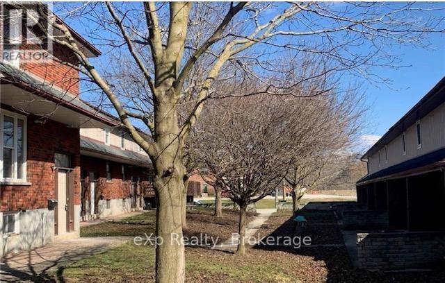 10 - 215 MCNAB STREET