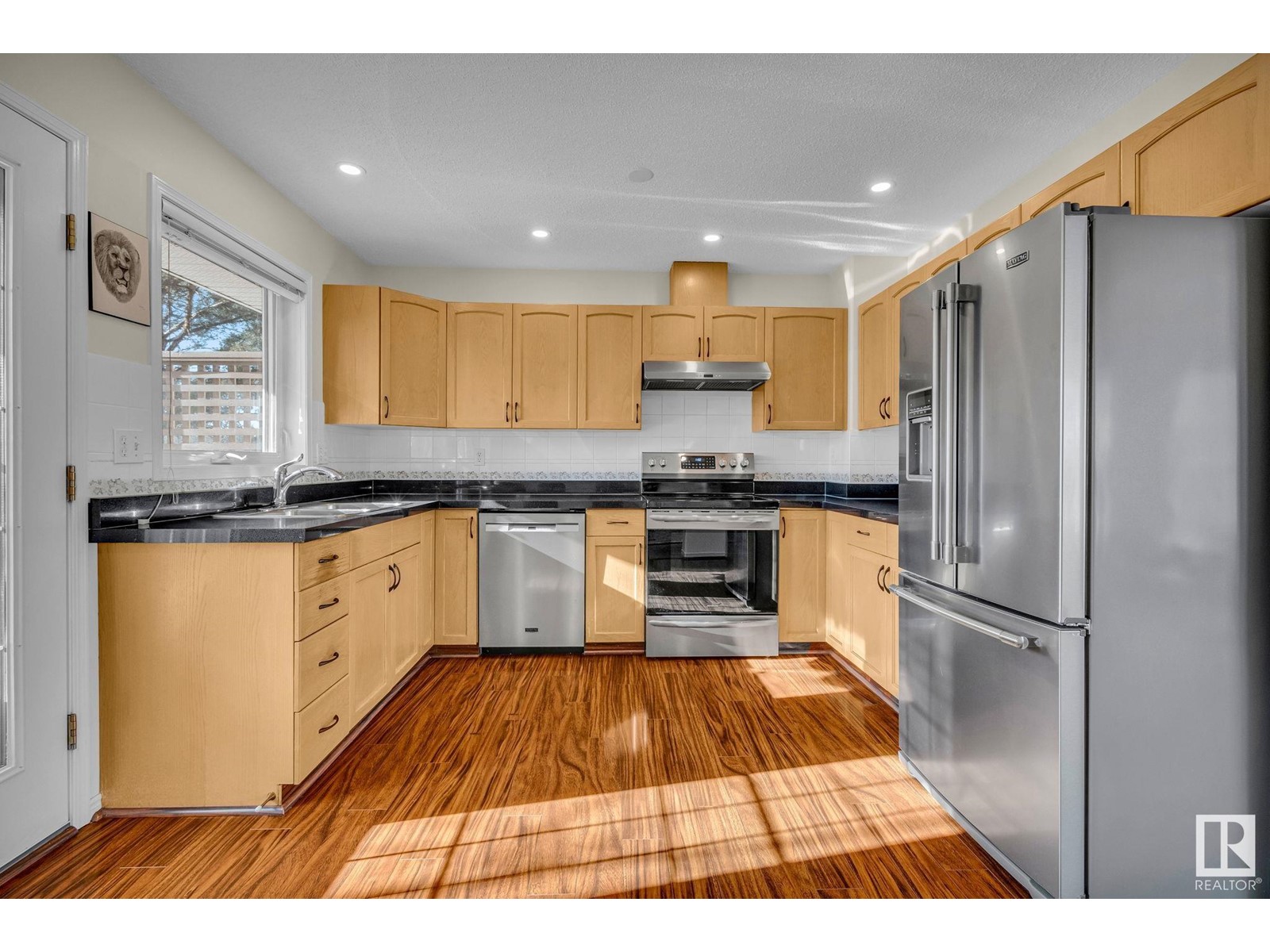 #23 64 BLACKBURN DR W SW