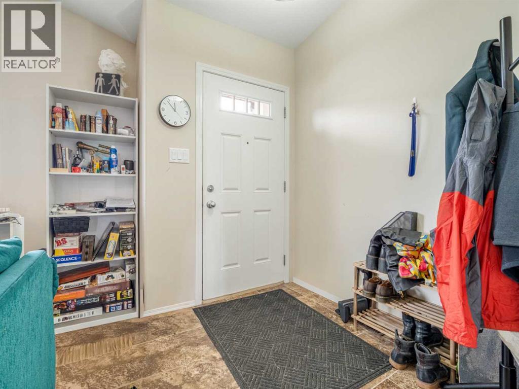 825 Silkstone Close W