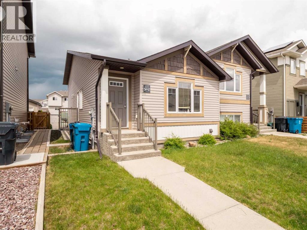 825 Silkstone Close W