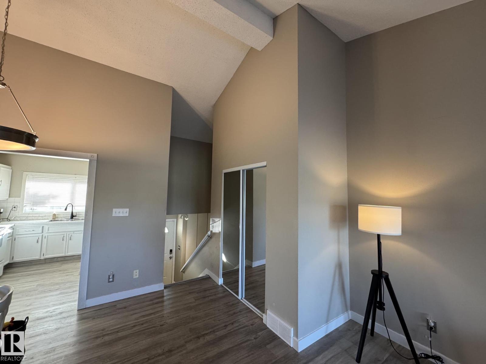 3 6220 172 ST NW