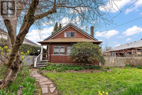 9616 Sixth St Sidney BC V8L2W2