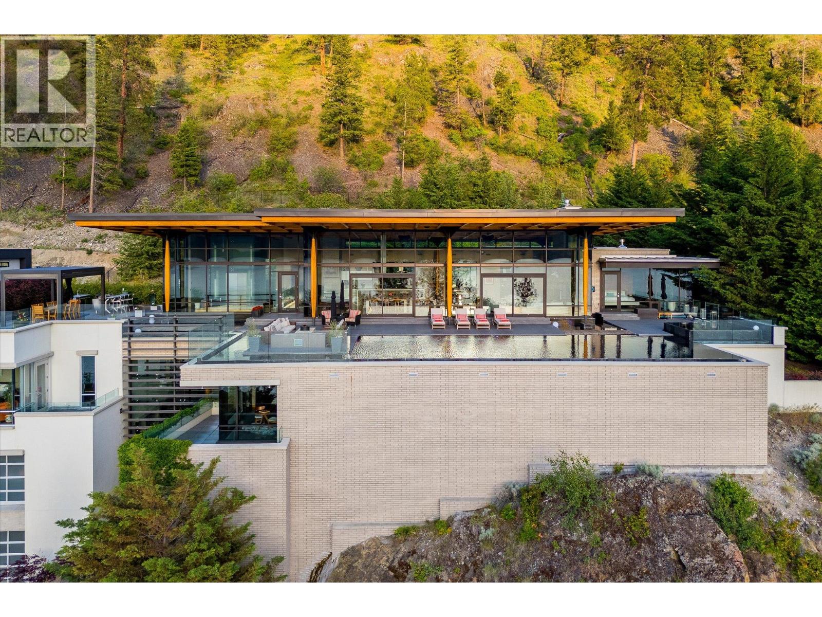 180 Sheerwater Court Unit# 19