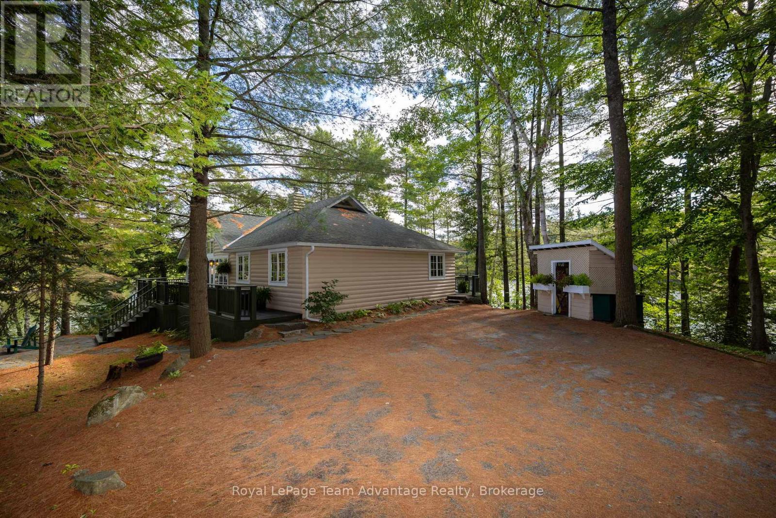 5 FALLINGVIEW TRAIL