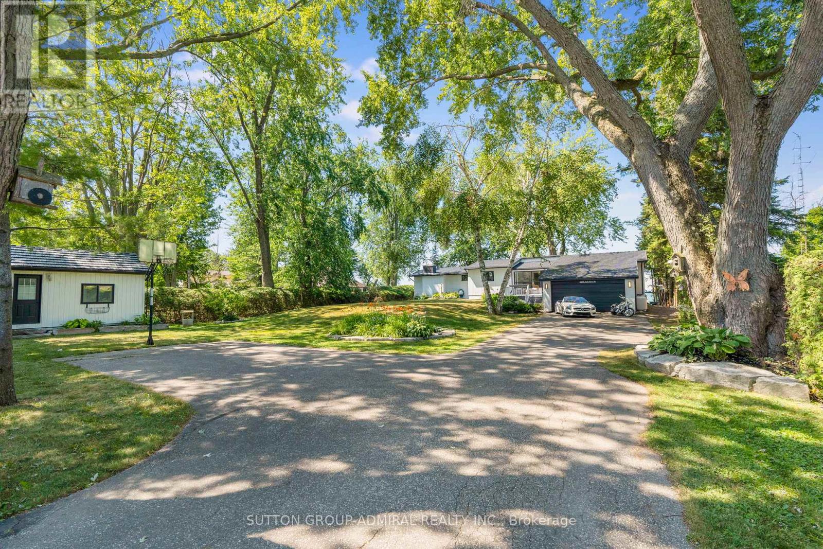2232 LAKESHORE DRIVE