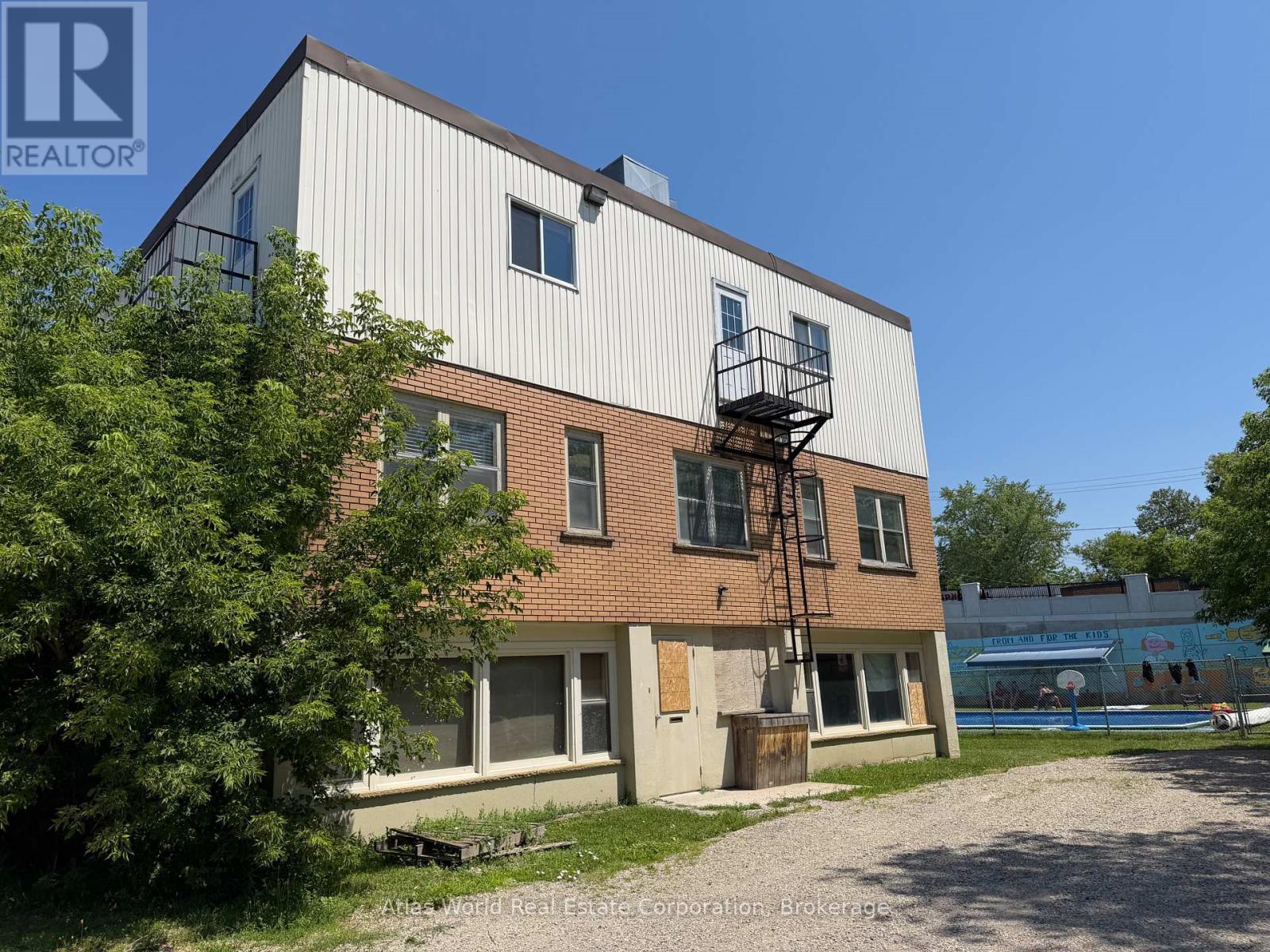 137 GEORGE STREET W