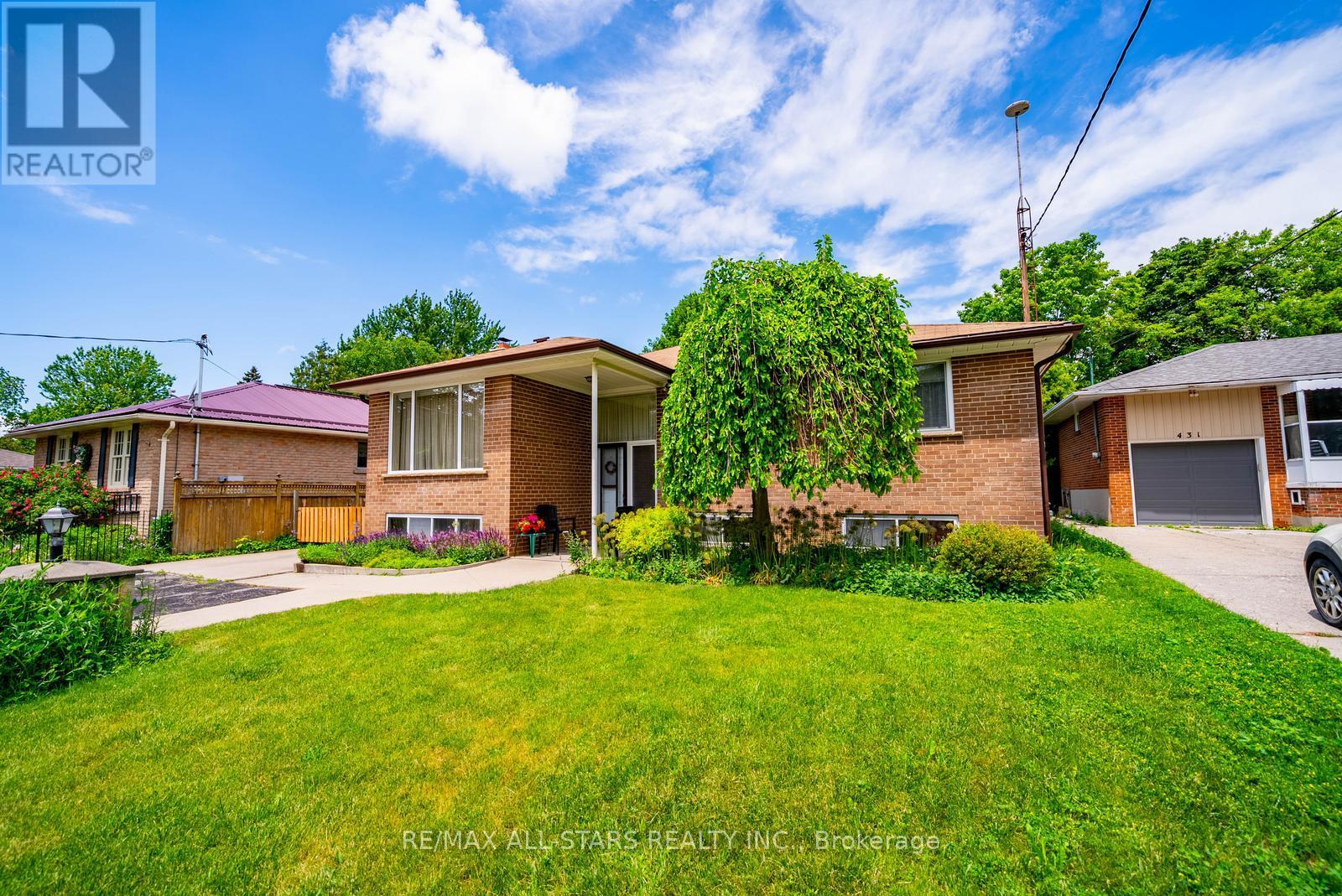 427 WATSON DRIVE