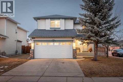 164 West Lakeview Circle Chestermere AB T1X1H7