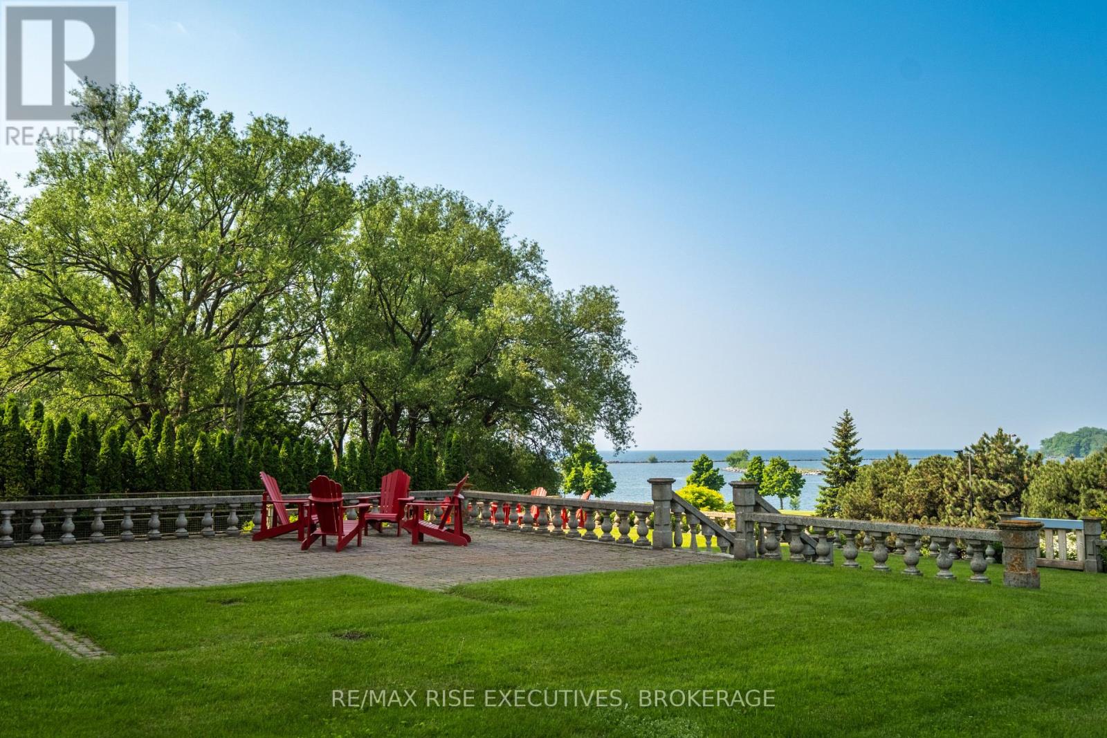 102 - 1000 KING STREET W