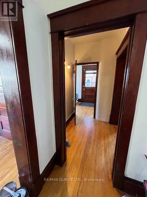 263 DUNDAS STREET W