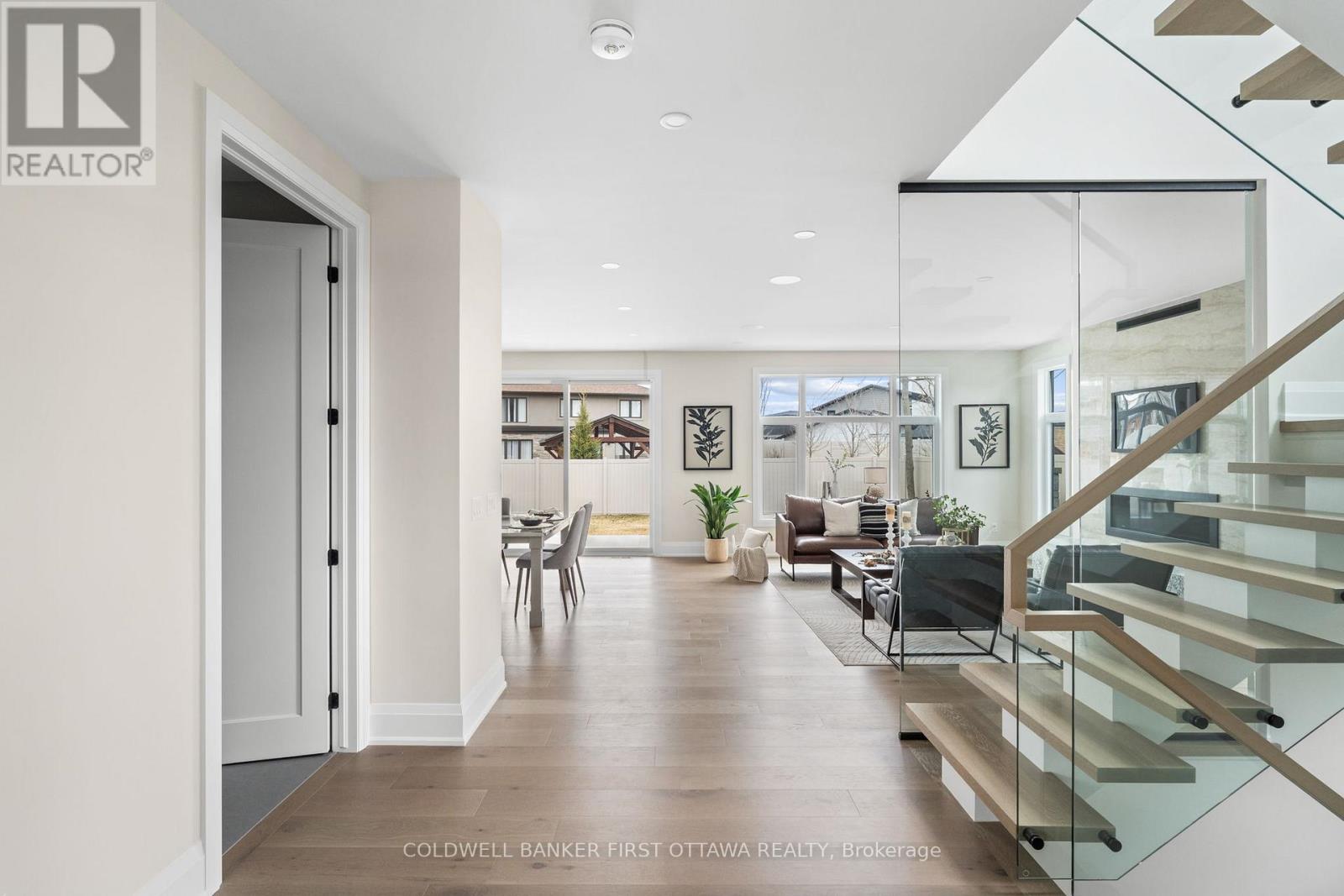 42 PARKLAND CRESCENT