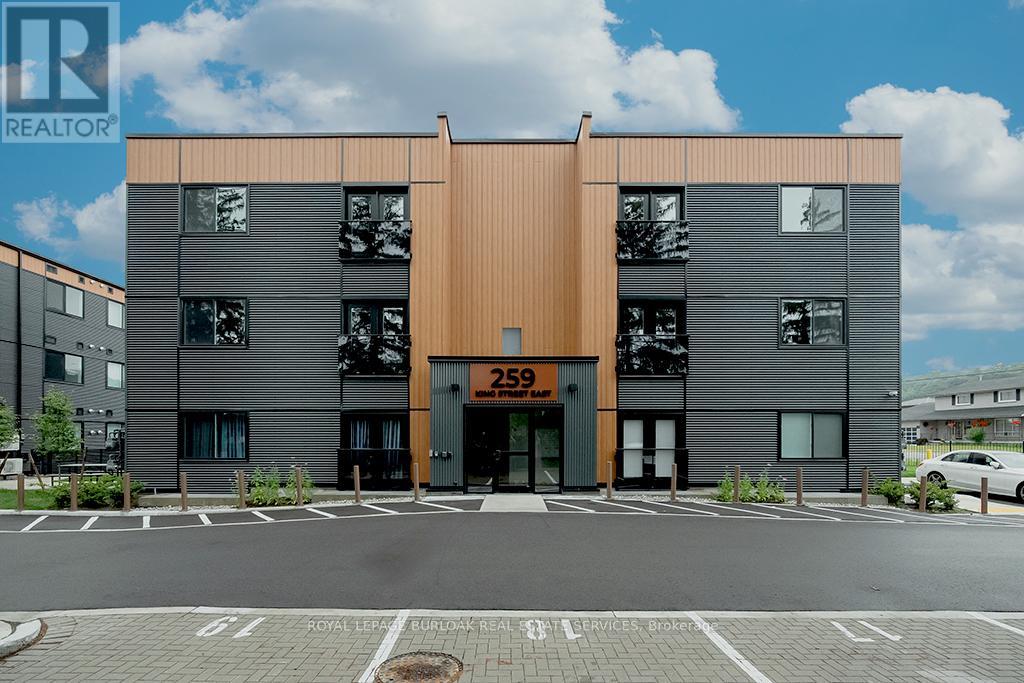 Photo 1 of 19 — 3A - 259 KING STREET E Unit 3A, Hamilton (Stoney Creek), ON L8G1L9
