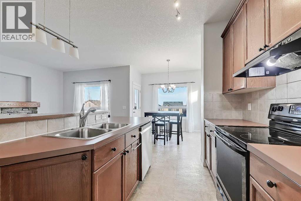 102 Kincora Glen Mews NW