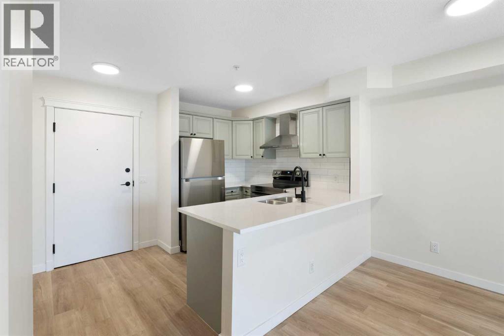 204, 92 Saddletree Court NE