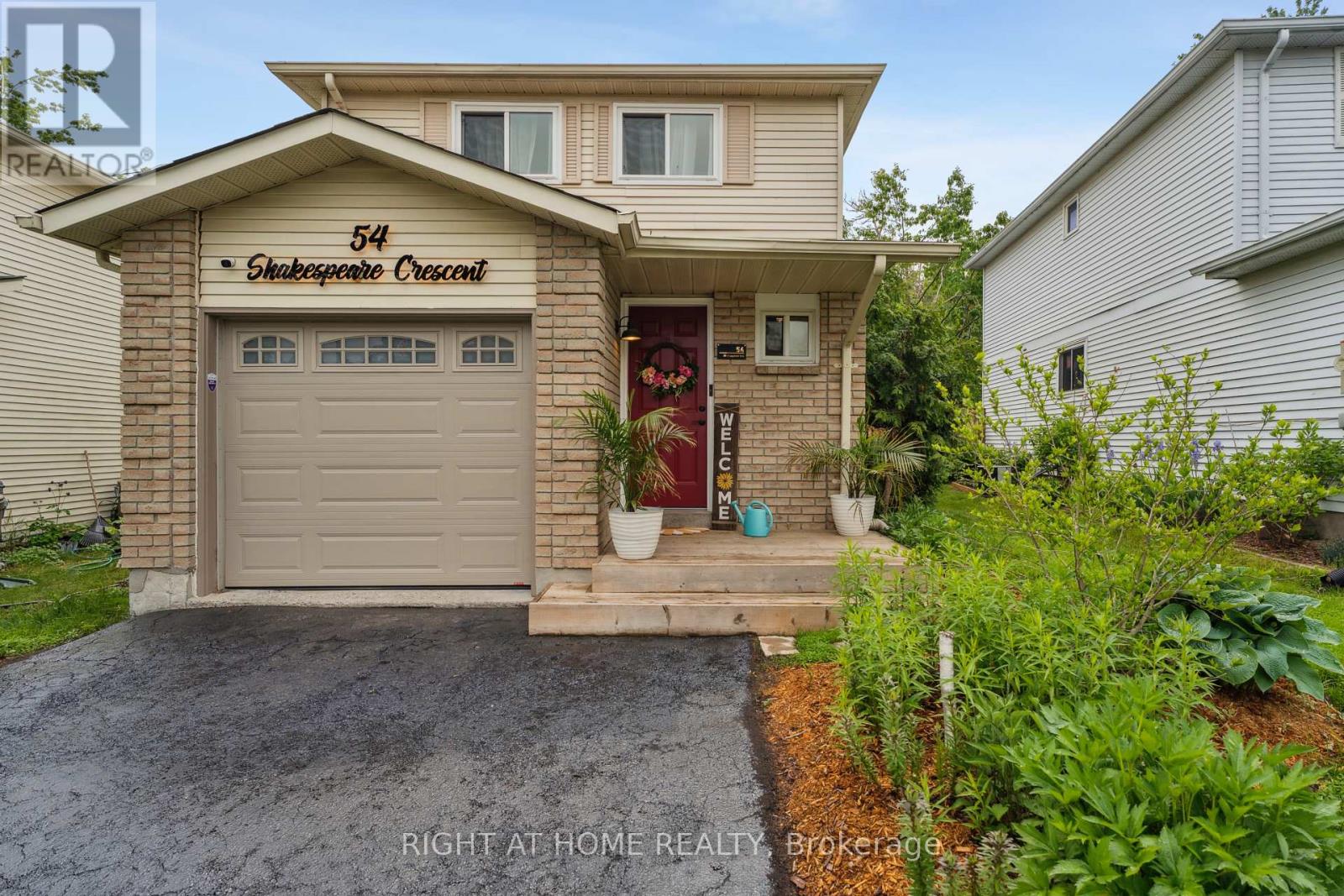 54 SHAKESPEARE CRESCENT
