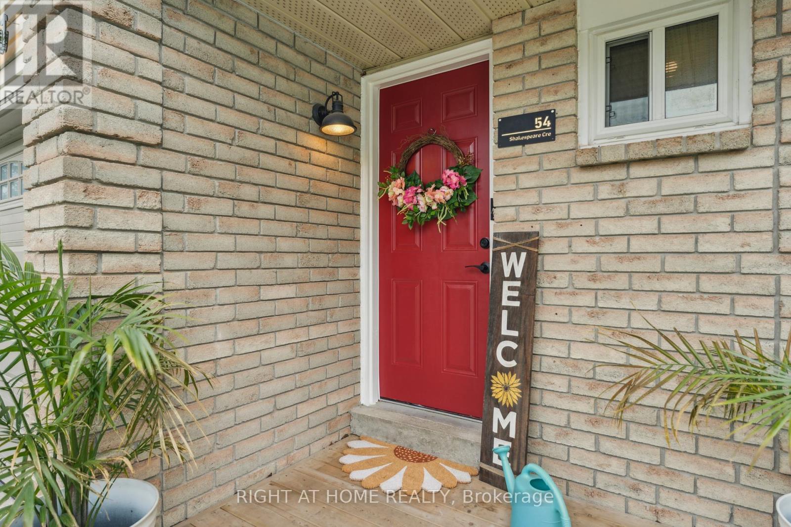54 SHAKESPEARE CRESCENT