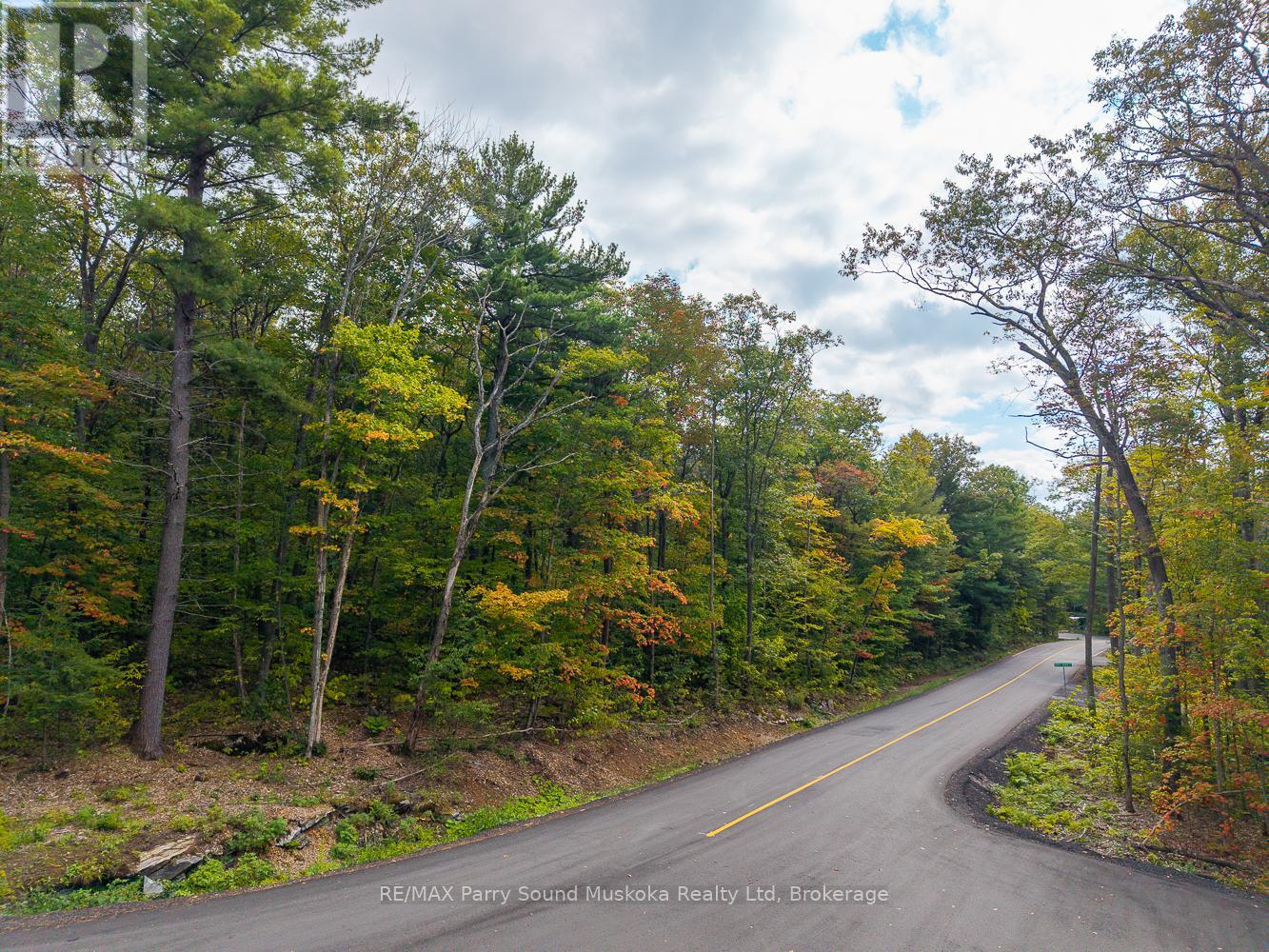15 OAKRIDGE ROAD N