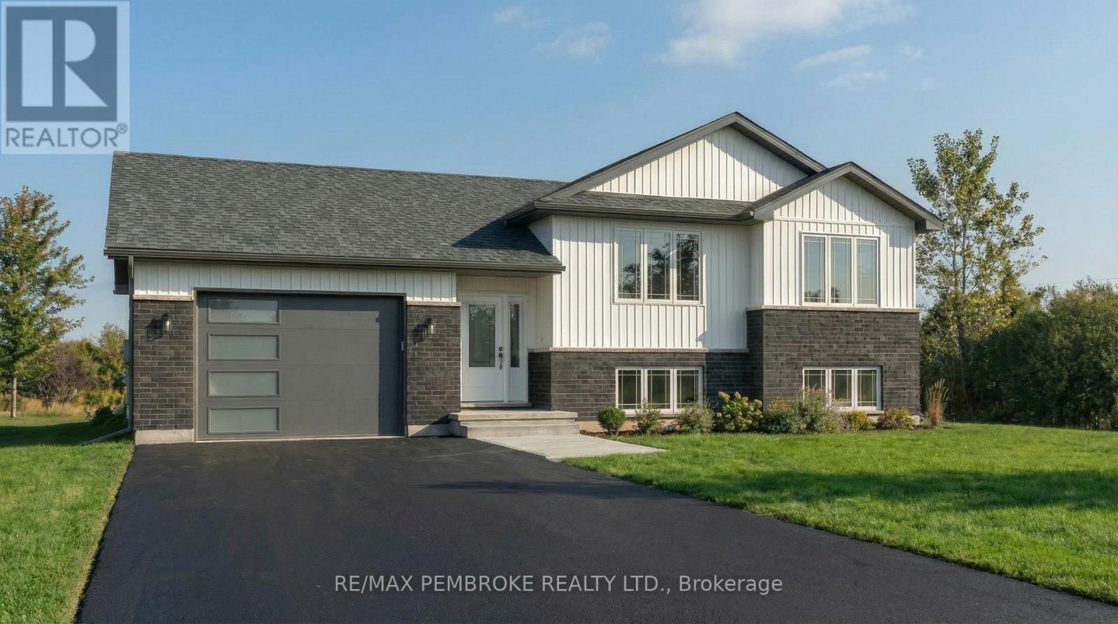 Photo 1 of 4 — 56 EDDY CRESCENT, Pembroke, ON K8A0M1