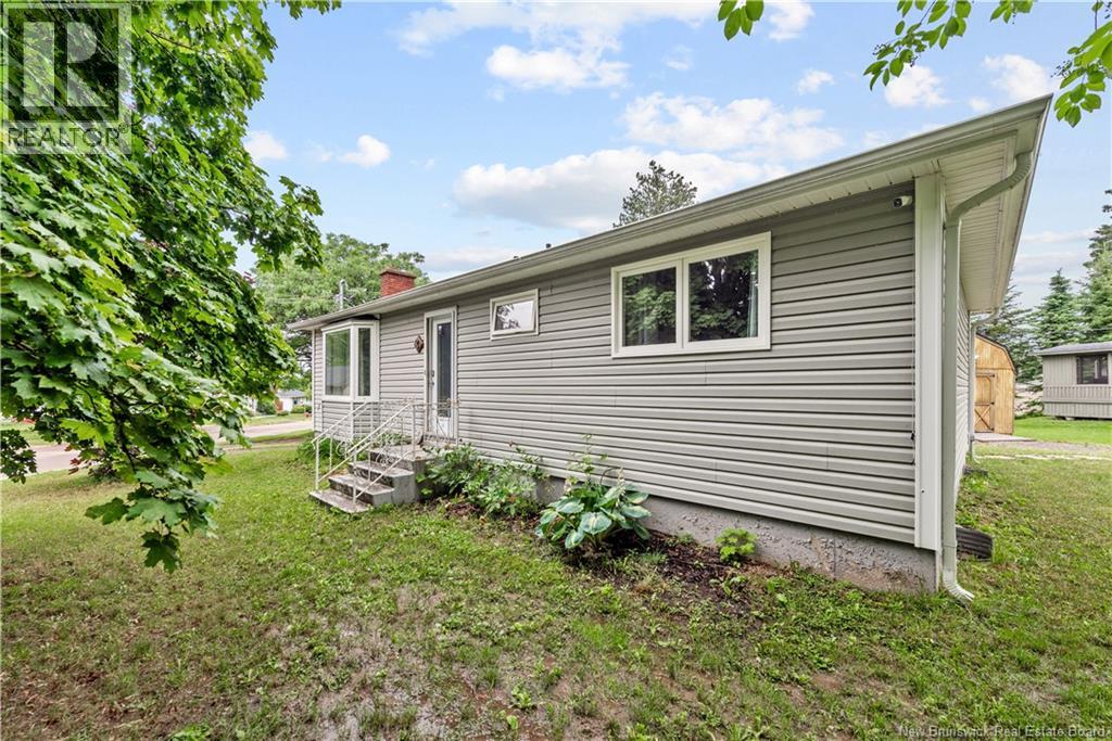Photo 1 of 27 — 3 Downsview Avenue, Moncton, NB E1A4C4