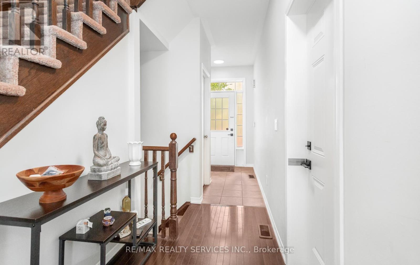 90 - 651 FARMSTEAD DRIVE