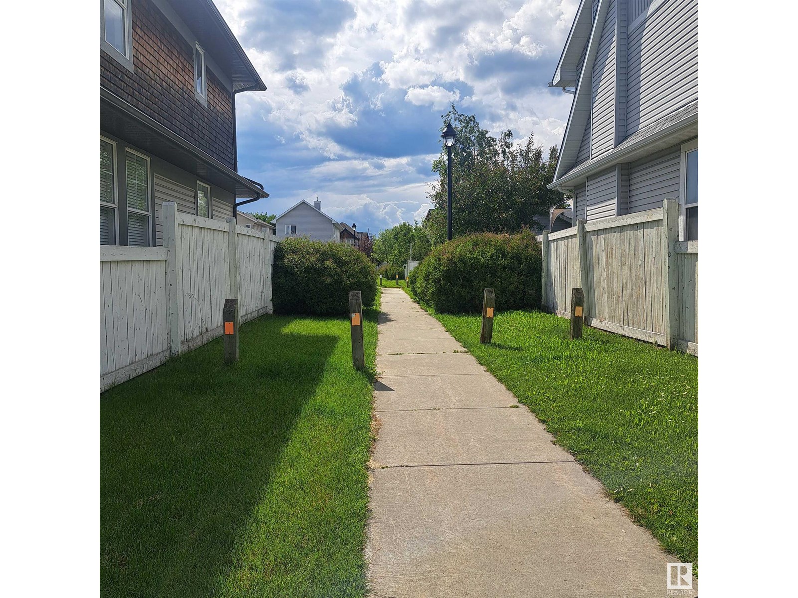 4832 TERWILLEGAR CM NW
