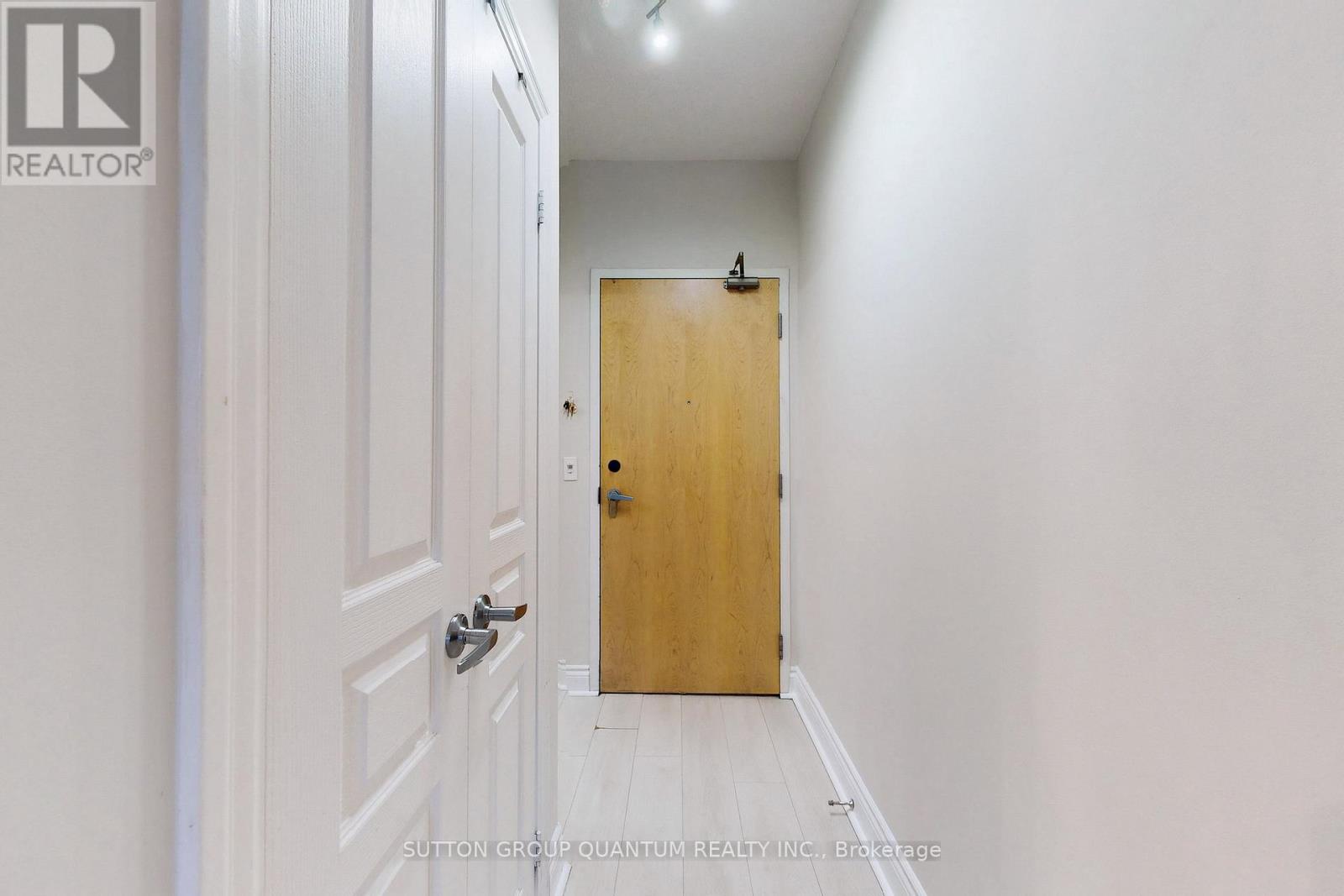 701 - 3939 DUKE OF YORK BOULEVARD