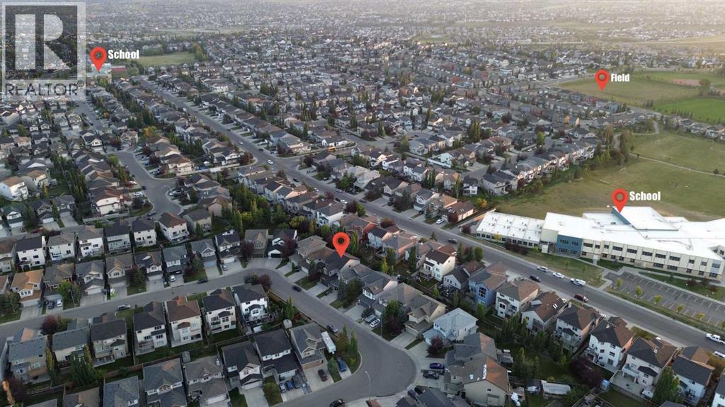 72 Panamount Manor NW