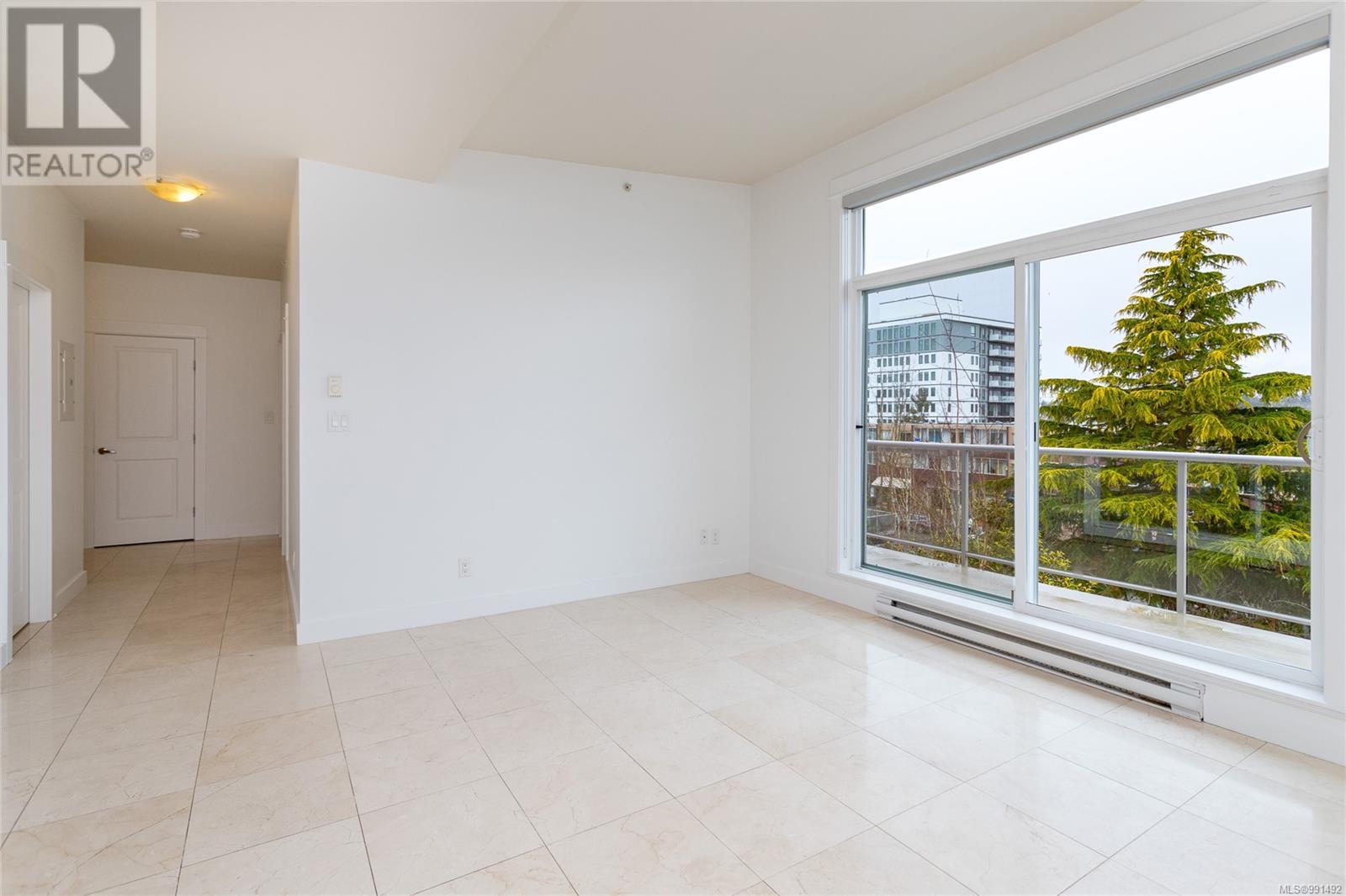 410 1315 Esquimalt Rd
