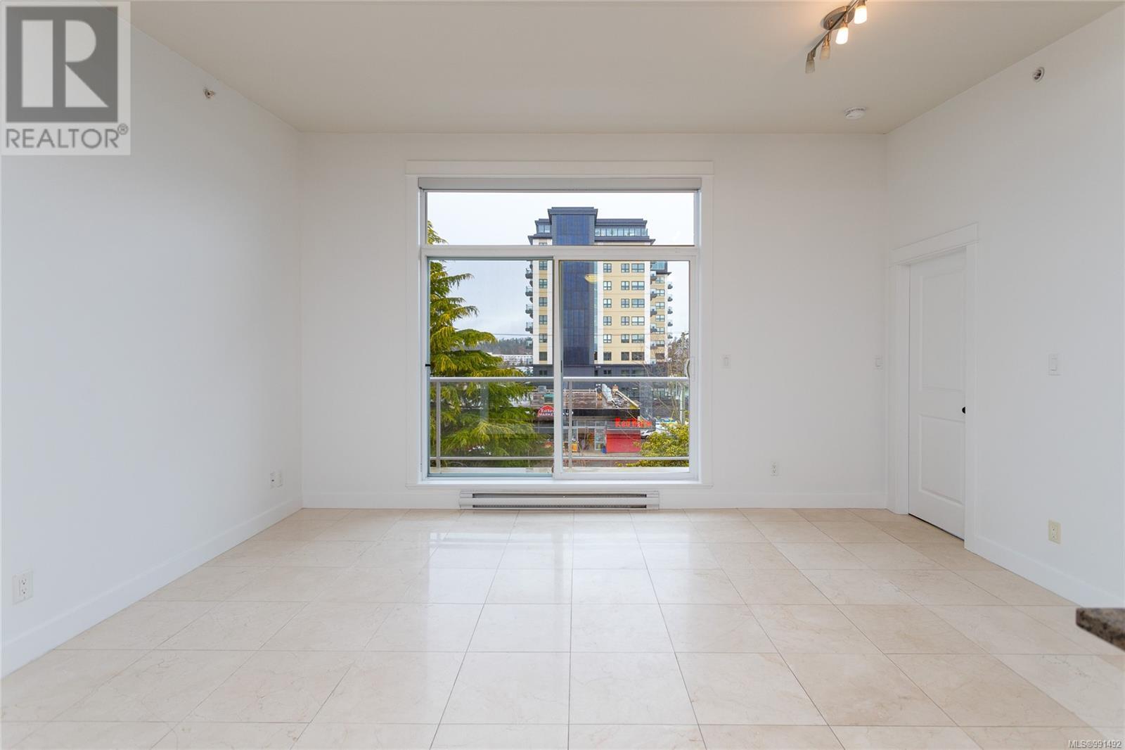410 1315 Esquimalt Rd