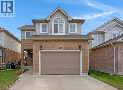32 LILYWOOD Drive Cambridge ON N1P1G9