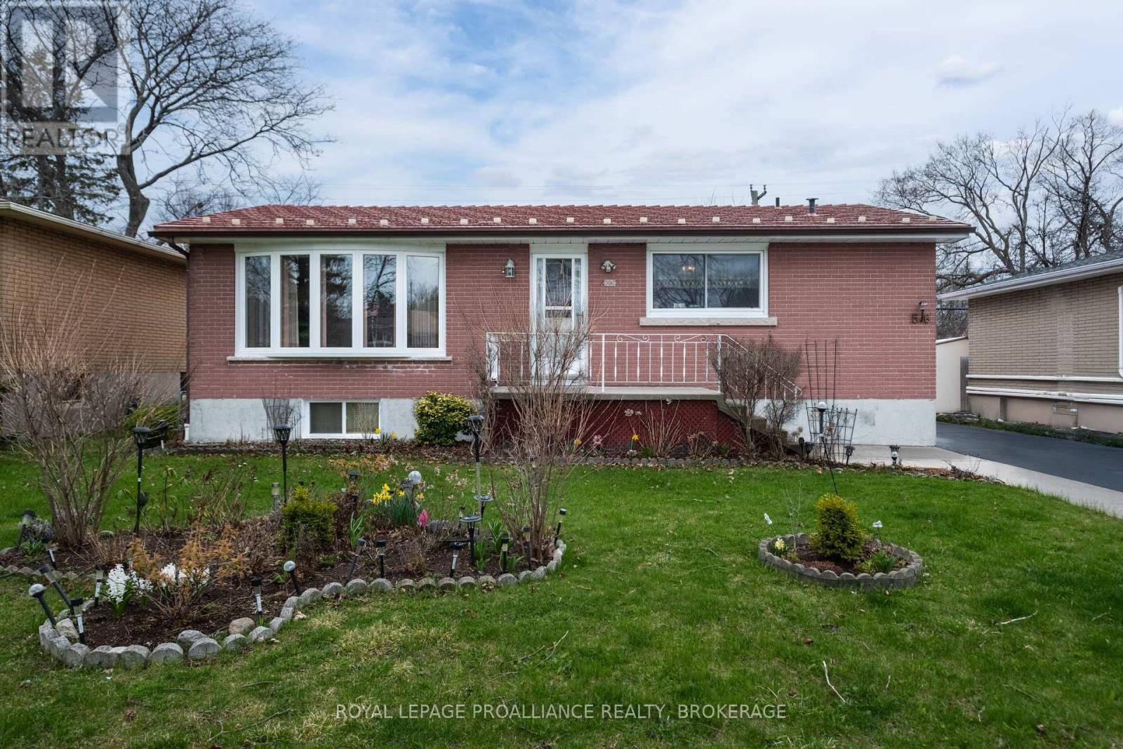 56 CAMPBELL CRESCENT