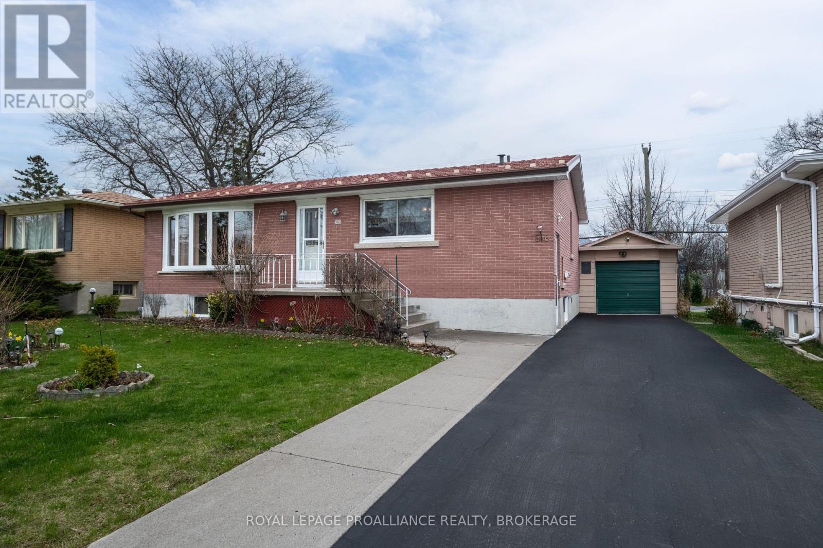 56 CAMPBELL CRESCENT