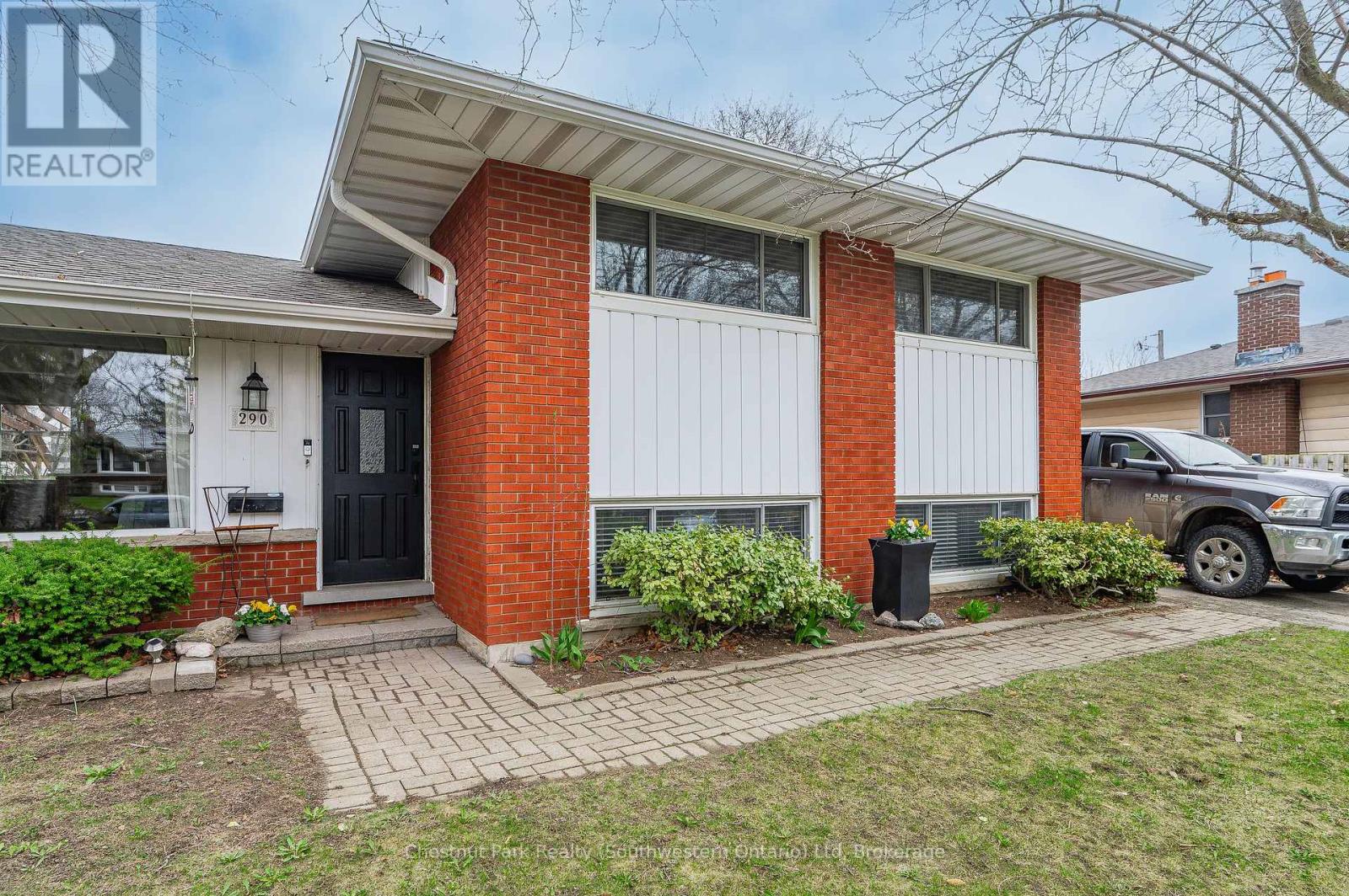 290 LANGFORD PLACE