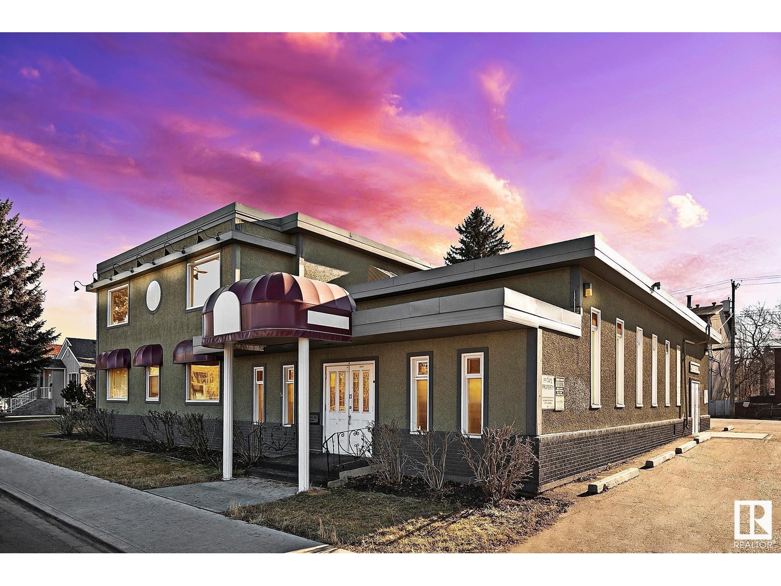 10541 81 AV NW