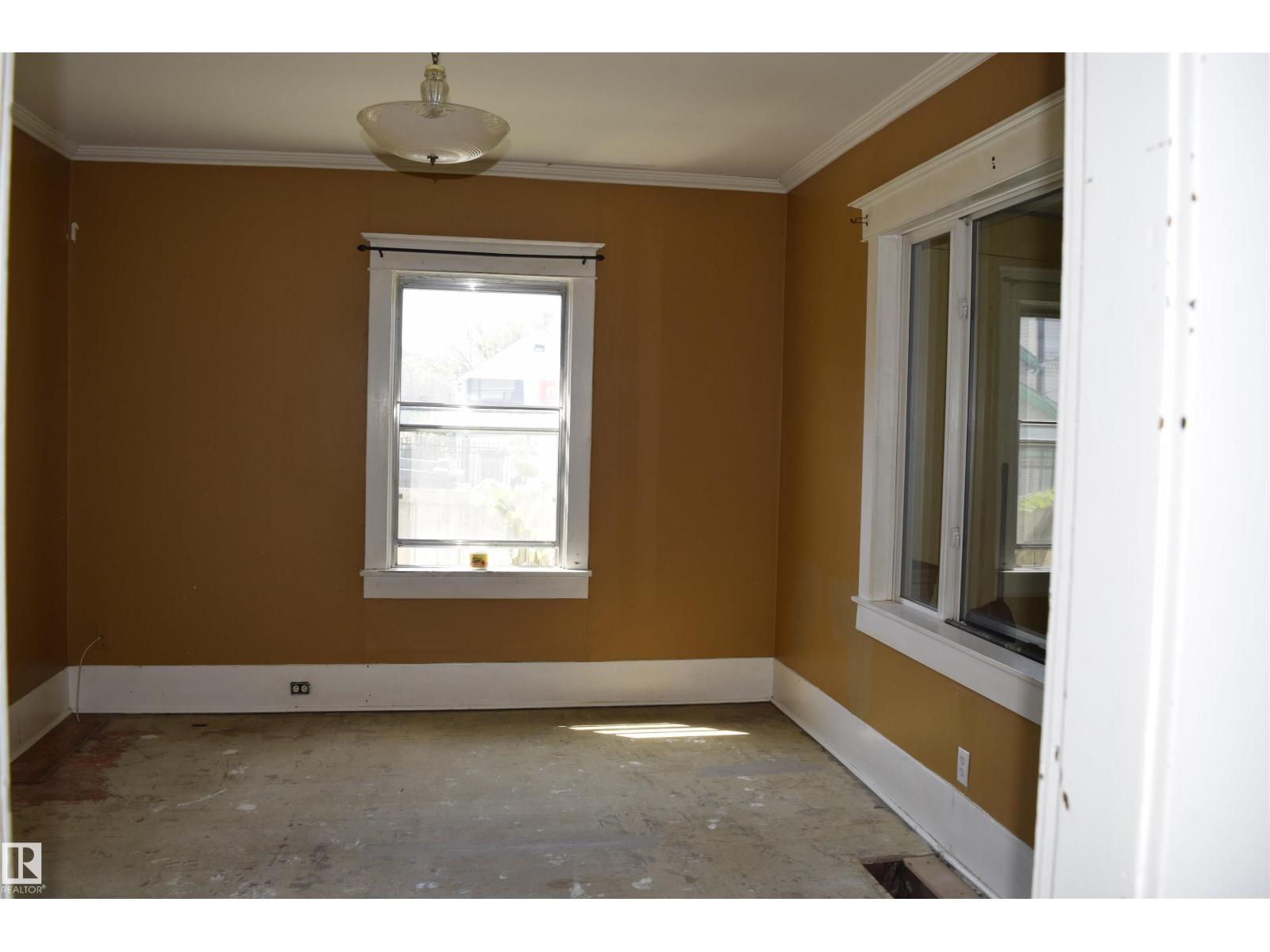 9551 106A AV NW